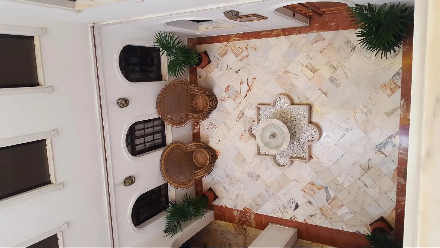 Apartamentos Dona Lola Seville Apartment